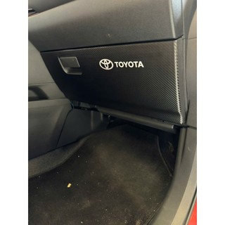 Tấm dán chống xước bảo vệ cốp ghế phụ dành cho xe TOYOTA( tấm dán chất liệu Carbon Air Fiber)
