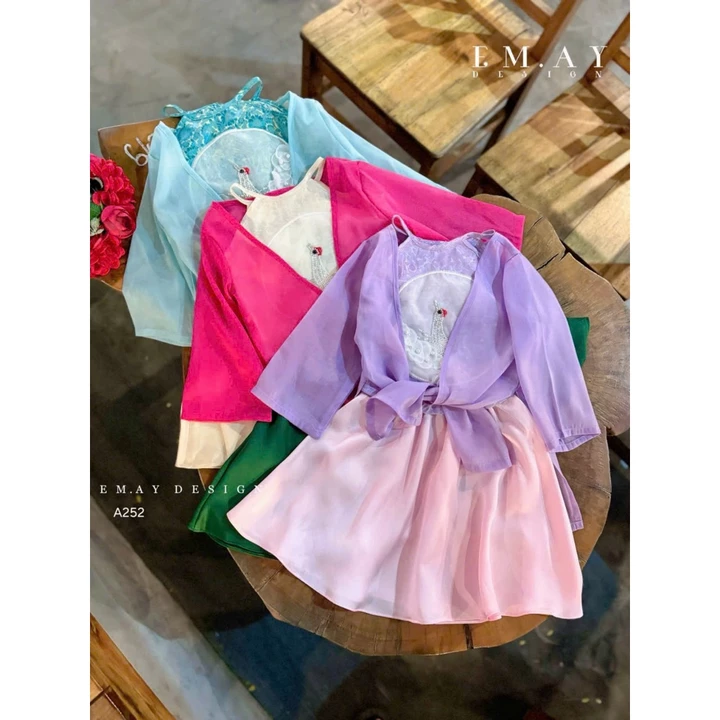 Set áo yếm tứ thân cô Tấm cho bé gái đi chơi lễ tết noel giáng sinh năm mới biểu diễn đẹp chất lụa mát