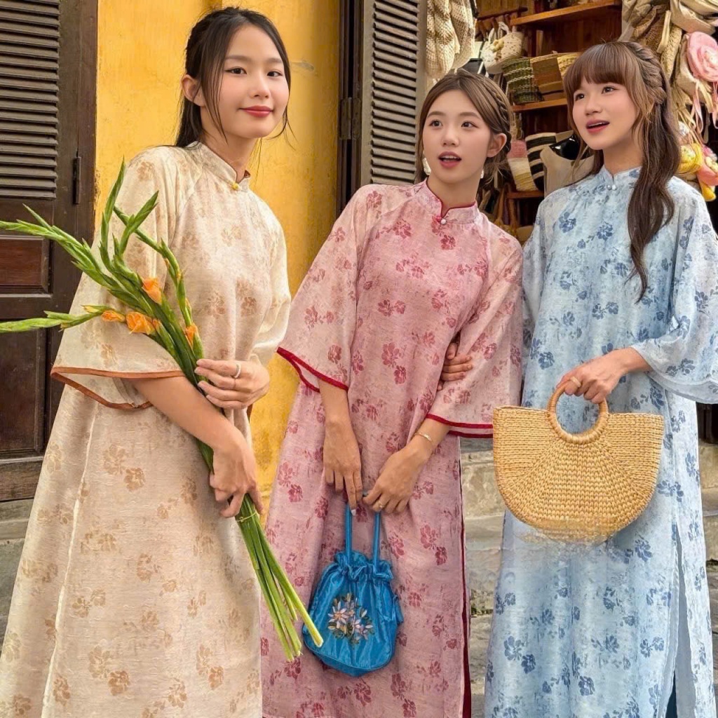 Áo dài voan tơ Hàn Dũ in hình hoa cánh phượng Tamdesigner phối 2 cúc đôi cùng màu áo kèm quần satin,Áo dài cách tân T19