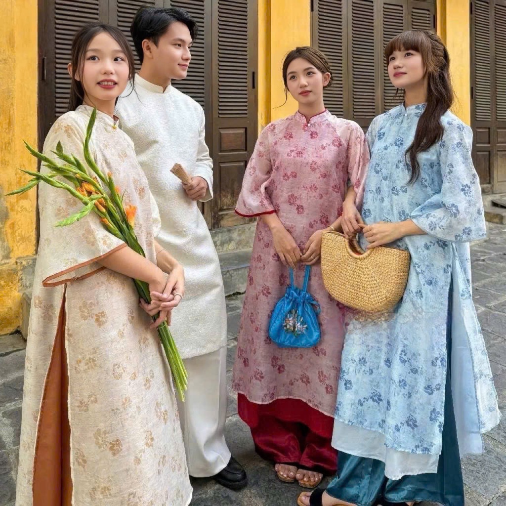 Áo dài voan tơ Hàn Dũ in hình hoa cánh phượng Tamdesigner phối 2 cúc đôi cùng màu áo kèm quần satin,Áo dài cách tân T19