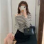 Triangle - Hanah Knitted (Giá thanh lý không hoàn) Áo len lệch vai phối hoa Hàn Quốc phong cách thanh lịch