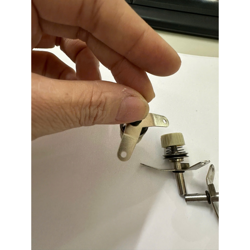 Cụm Đồng Tiền Dẫn Chỉ, Cắt chỉ Máy 1 Kim 2 Lỗ Nhỏ cốt nhỏ - Phụ Kiện Ngành May Chính Hãng