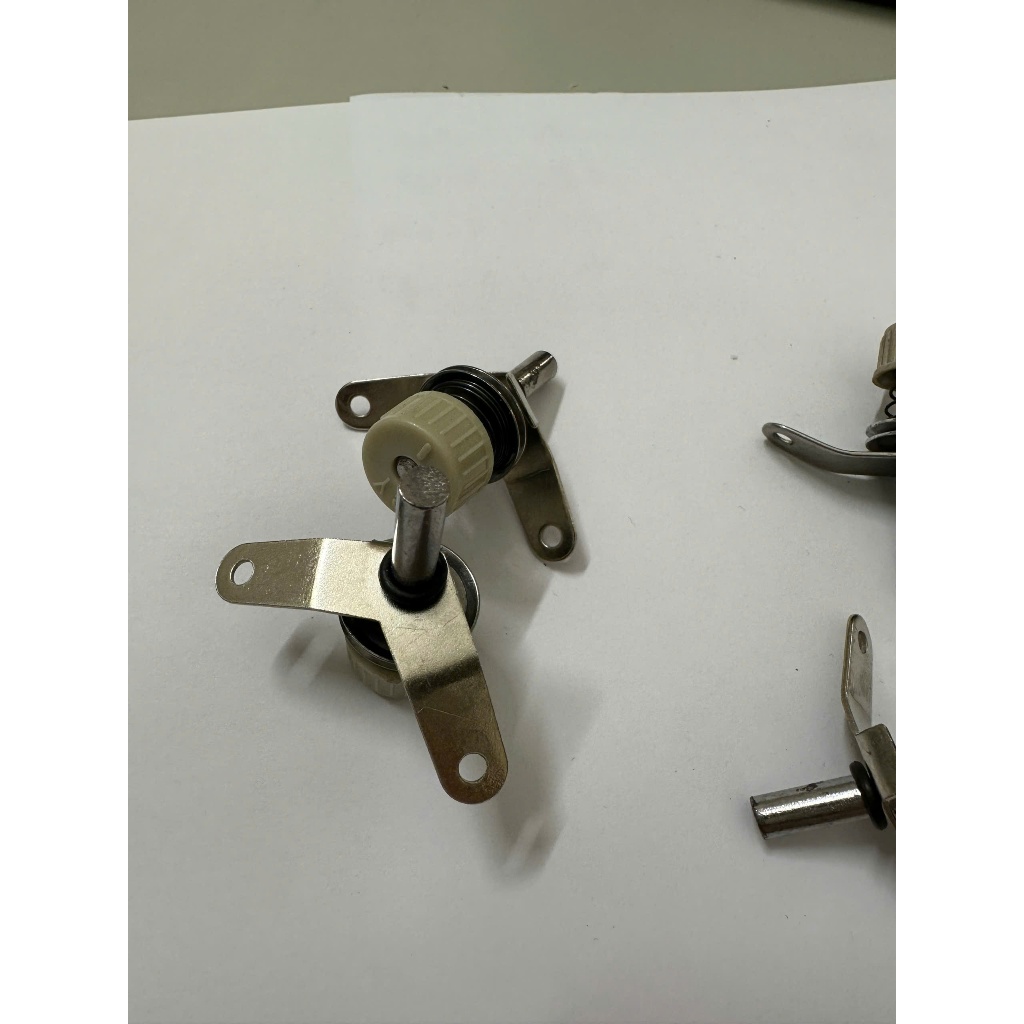 Cụm Đồng Tiền Dẫn Chỉ, Cắt chỉ Máy 1 Kim 2 Lỗ Nhỏ cốt nhỏ - Phụ Kiện Ngành May Chính Hãng
