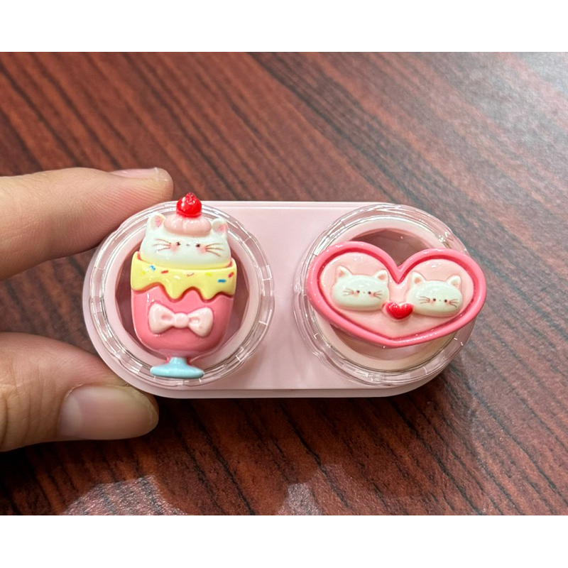 khay đựng lens Kitty Hồng có ron Muneyes