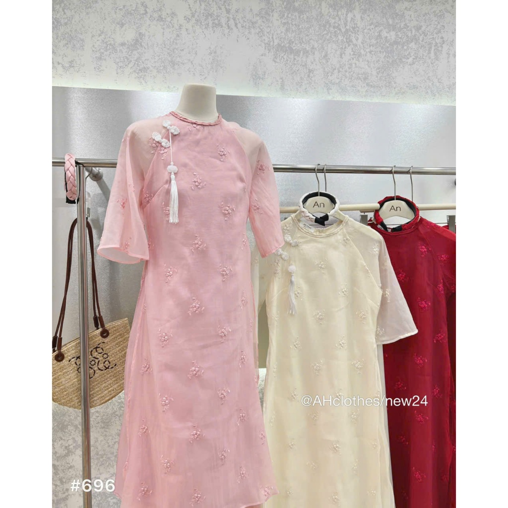 Set áo dài hoa nhí nữ Đỗ Quyên MuzaBotique cổ tròn đính cúc tàu truyền thống duyên dáng,Áo dài cách tân 4 tà  hoa nổi T5