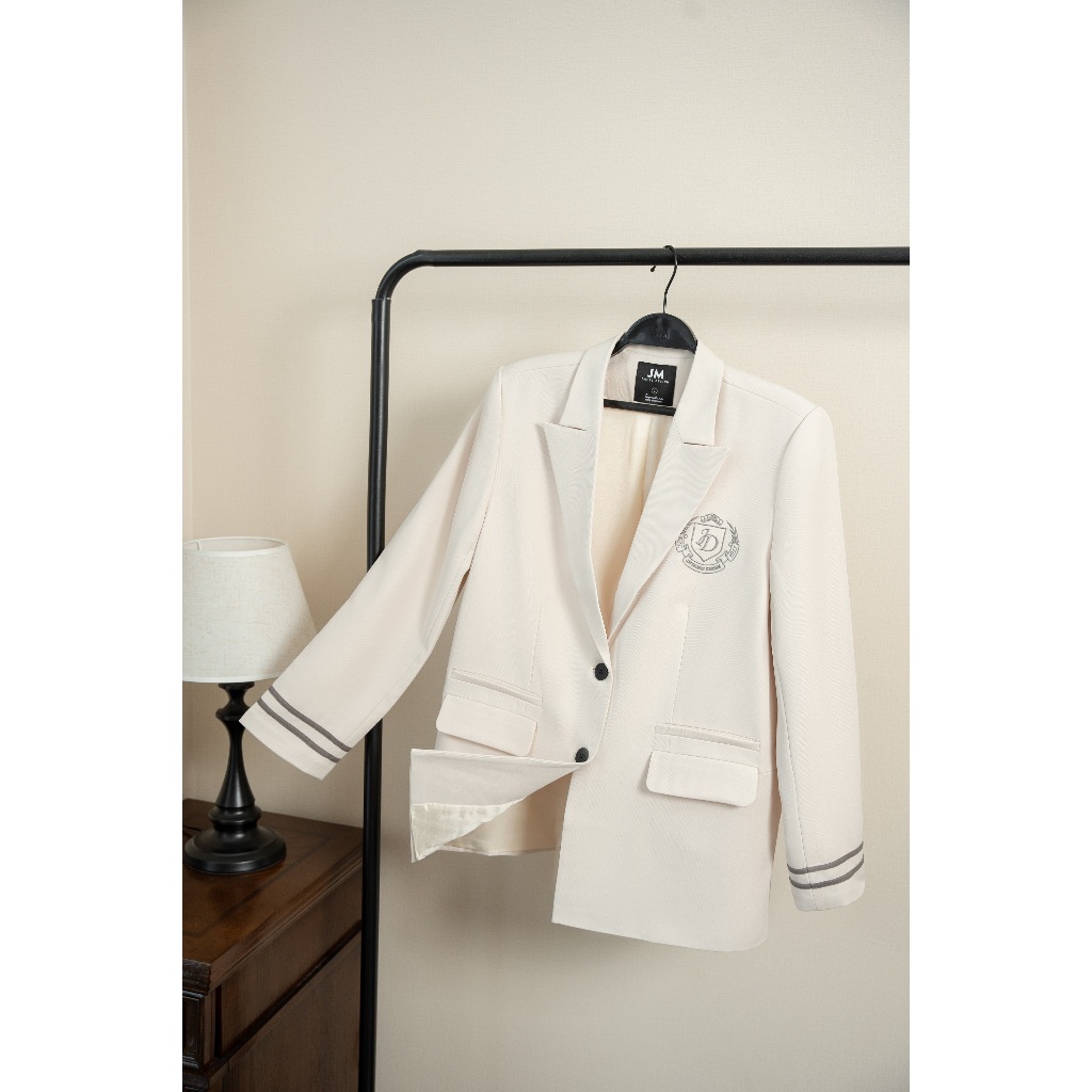 Sét áo blazer dáng suông ve mèo 5B07.2408K, Chân váy đè dây gấu A 4S27.2408K thiết kế bởi JM Dress Design