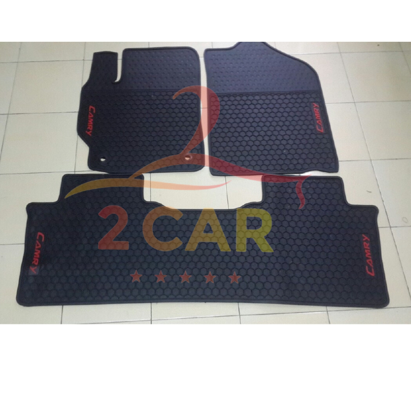 Thảm LÓT SÀN CAO SU xe Toyota Camry, lót sàn xe Camry 2007- 2020, 2021, 2022, 2023, 2024 không mùi - MẪU TỔ ONG CHỮ ĐỎ