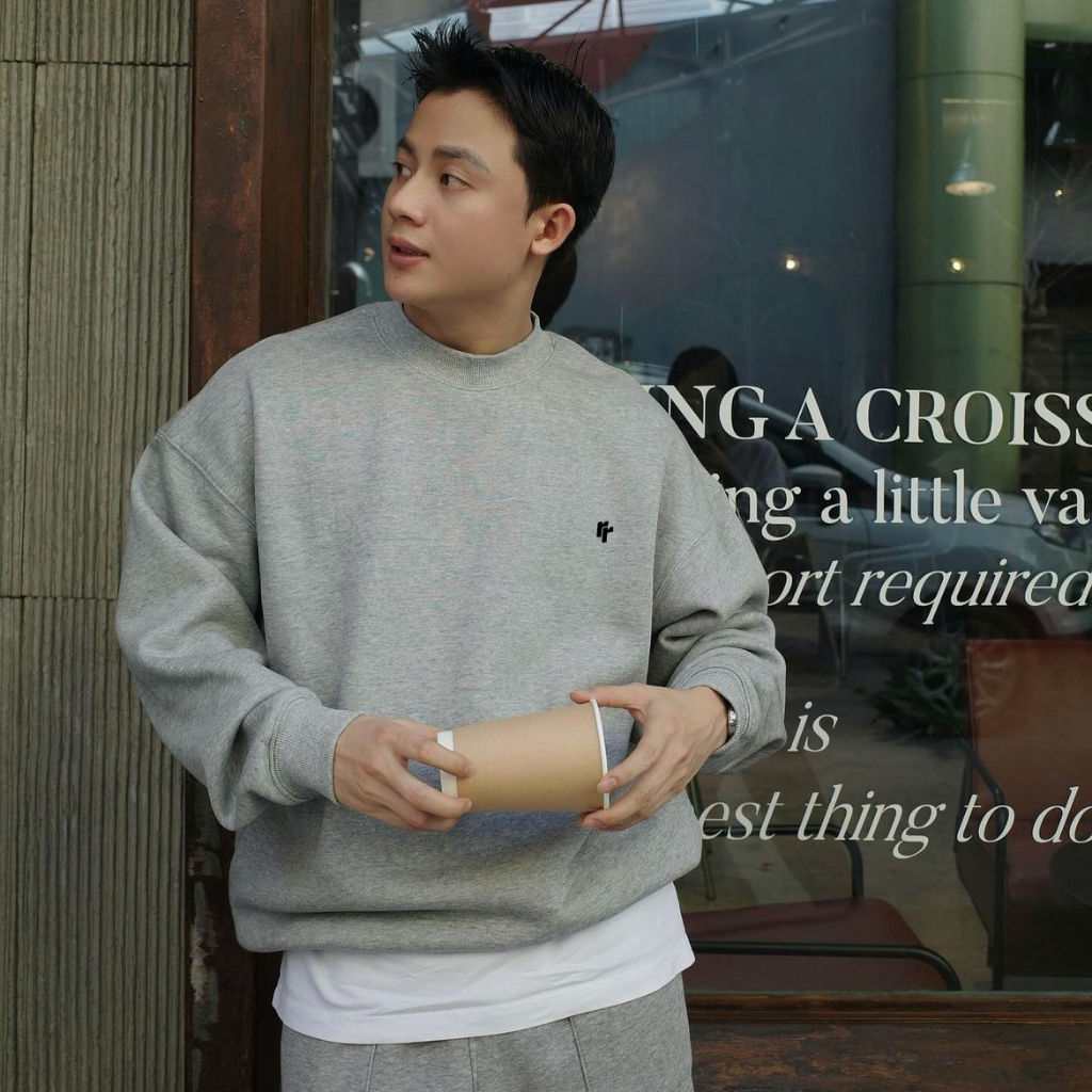 Áo Sweater RT CLASSY Nỉ Cotton Mềm Mịn Dày Dặn Logo Mini Basic Nam Nữ