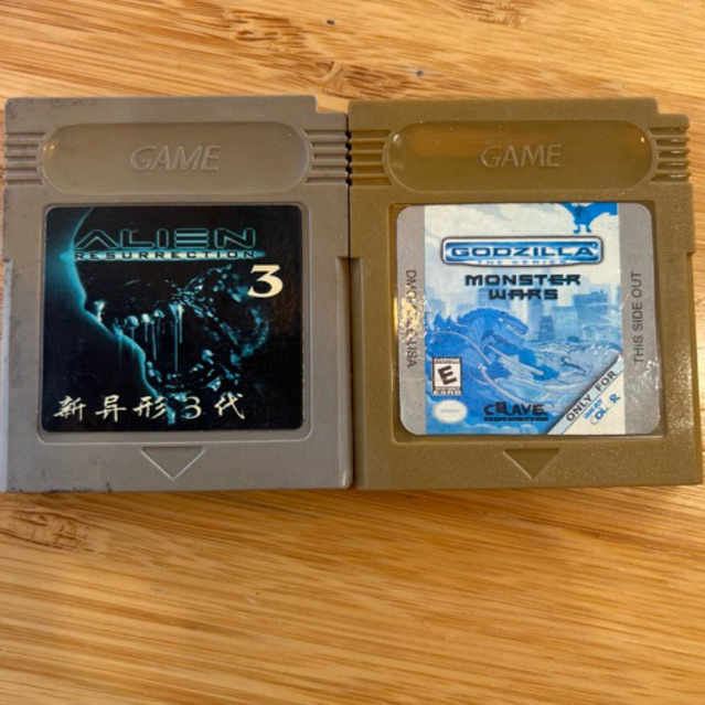 Băng Gameboy Color Alien 3 và Godzilla | Shopee Việt Nam