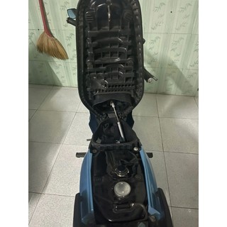 Cây chống nâng yên xe máy (ty pen yên)