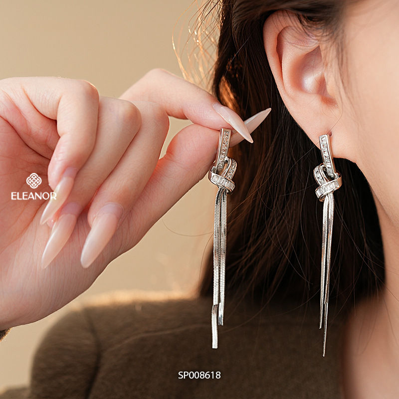 Bông tai nữ chuôi bạc 925 Eleanor Accessories dáng dài tua rua phụ kiện trang sức khuyên tai 8618