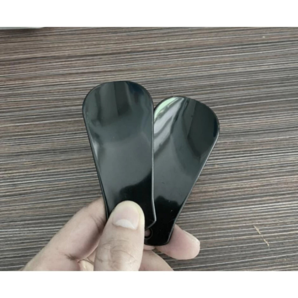 Dụng cụ đón gót giày, cây xỏ giày tiện dụng làm móc chìa khoá