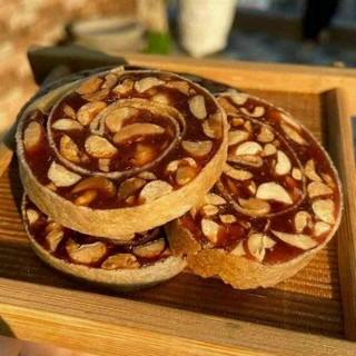Kẹo Chuối Cuộn Bánh Tráng - Đậu Mè Thương Hiệu Bến Tre