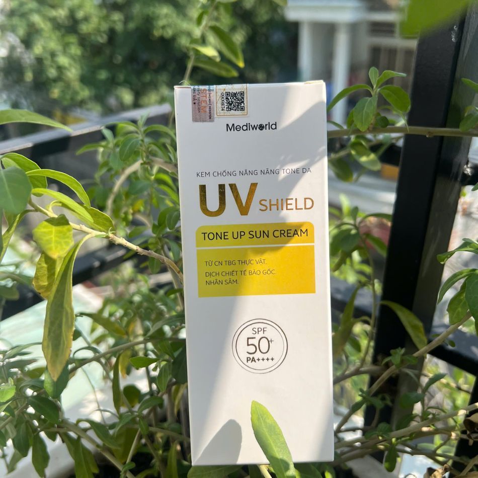 Kem chống nắng Mediworld Make Up Uv Shield Tone Up Sun Cream 50g