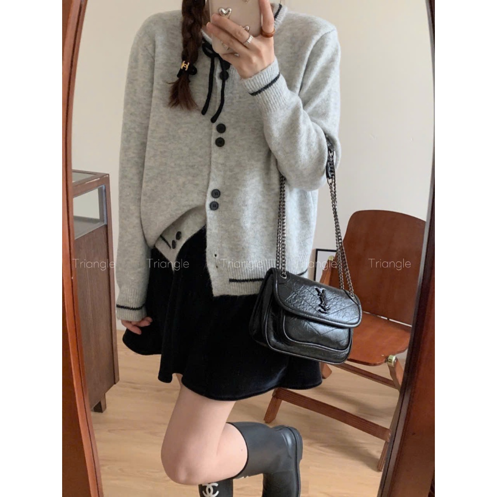 Triangle - (Giá thanh lý không hoàn) Black ribbon knitted Áo len cardidan dày dặn buộc nơ màu đen