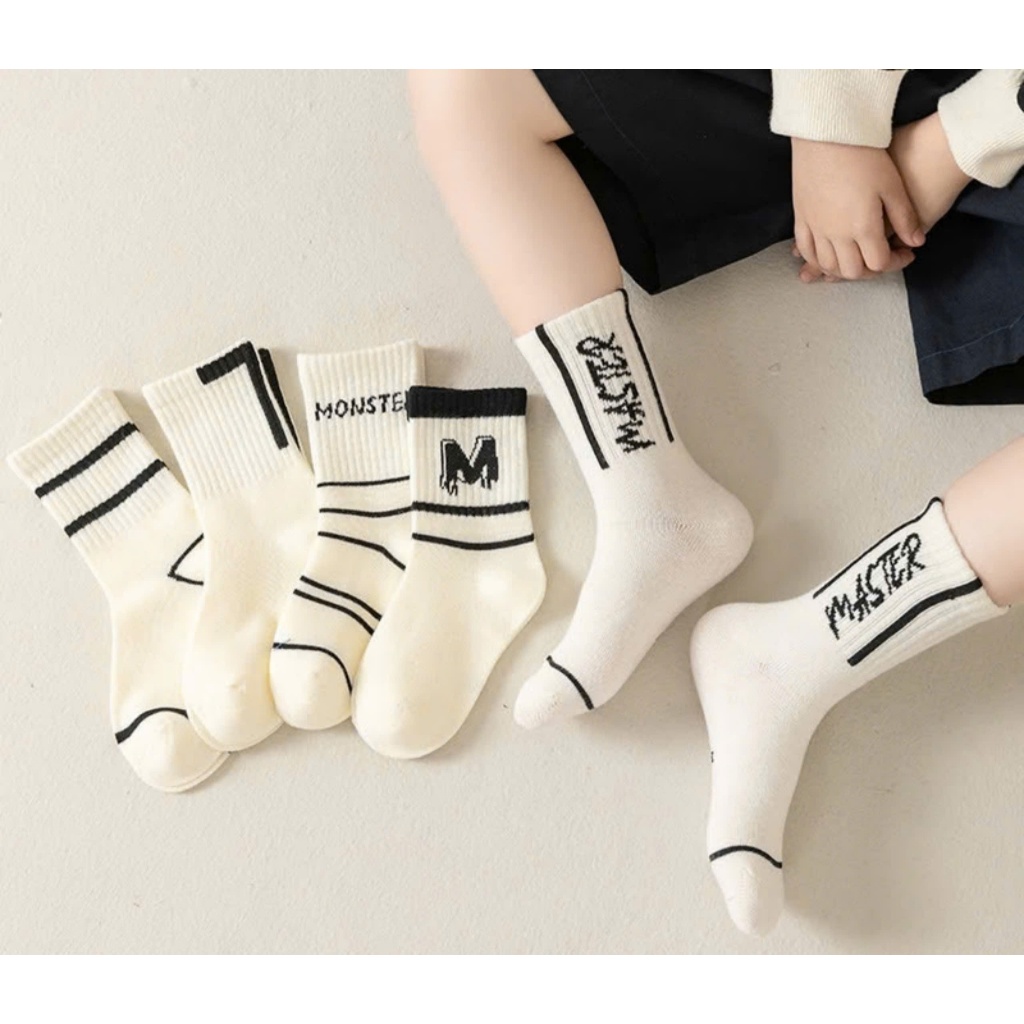 Vớ Tất trẻ em (COMBO 5 ĐÔI) cao cổ chữ MASTER phong cách trẻ trung và năng động.