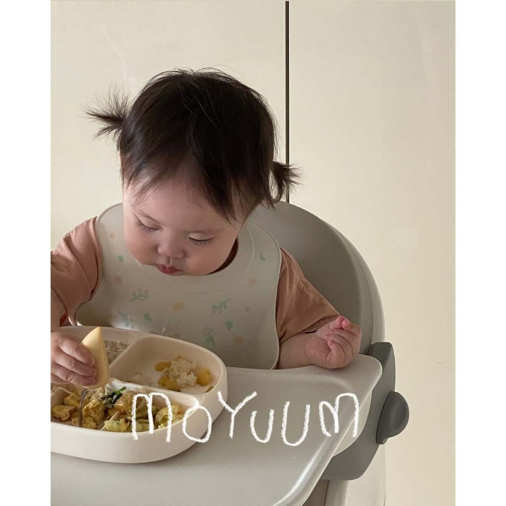 Yếm ăn dặm silicone Moyuum - BST họa tiết - Sweet Berry/ Sweet Party