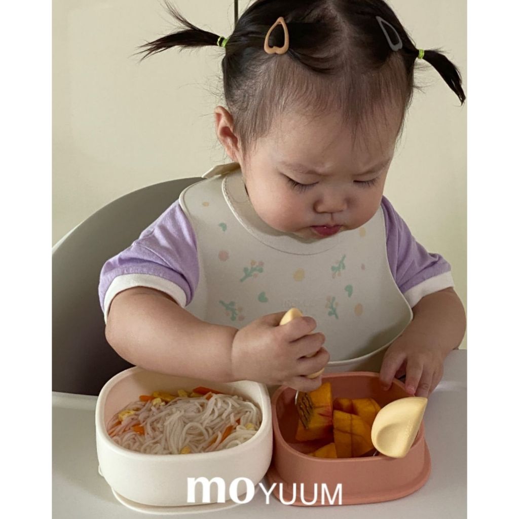 Yếm ăn dặm silicone Moyuum - BST họa tiết - Sweet Berry/ Sweet Party