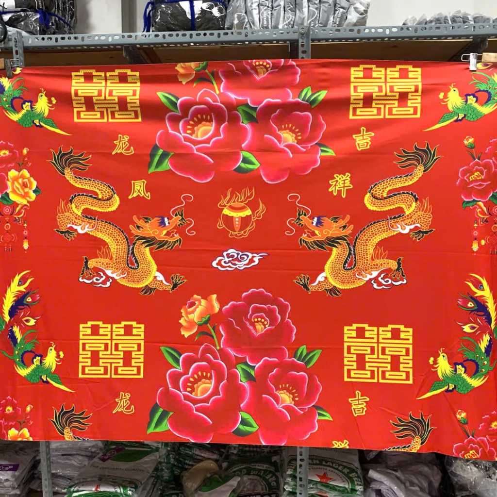 Vải lụa đỏ ,chăn con công trang trí, vintage, decor tết, khăn trải bàn, làm gối, nệm, may quần áo liền khổ - unisex K0