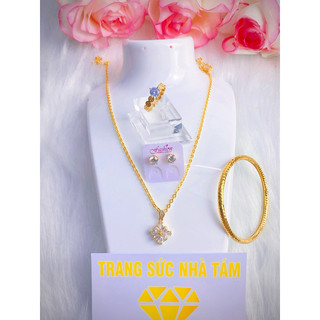 Bộ trang sức bốn món hoa tai nhẫn, dây chuyền, vòng tay kim tiền dành cho nữ.