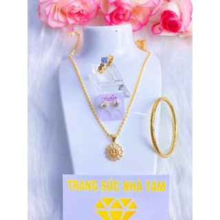 Bộ trang sức bốn món hoa tai nhẫn, dây chuyền, vòng tay kim tiền dành cho nữ.