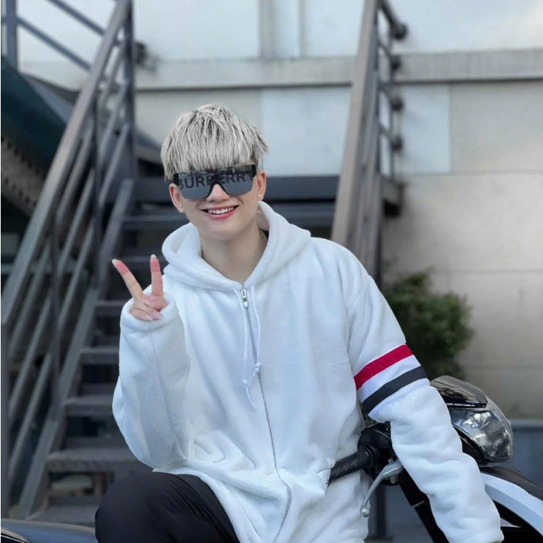 Áo Khoác Lông 4 Sọc 2 Lớp Mũ To Hàng 2 Lớp Chất Nỉ Bông Siêu Dày - Aó Hoodie Nam Nữ Phong Cách Trẻ Hot Trend 2024