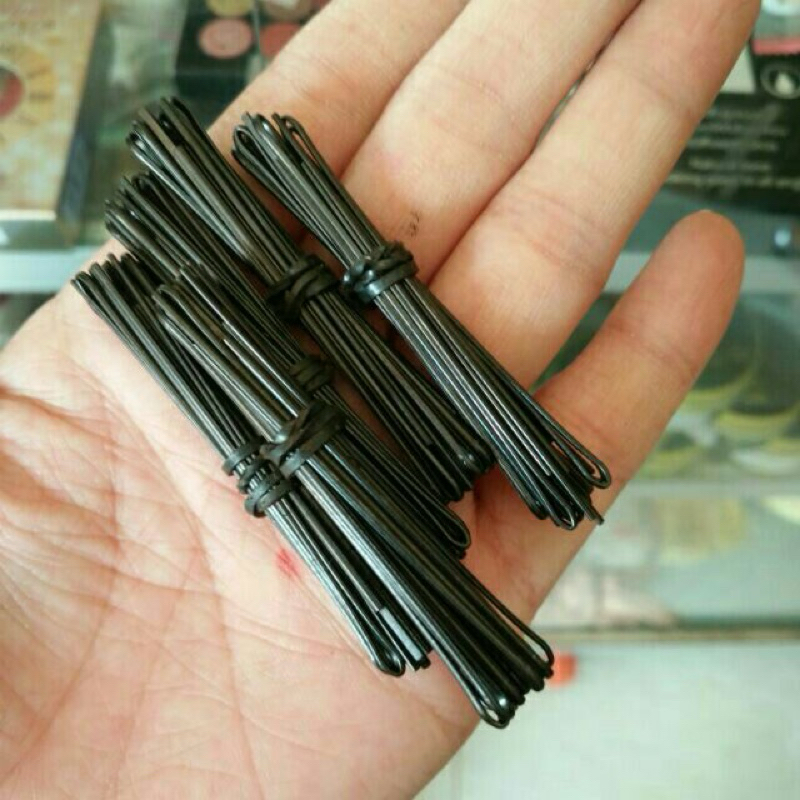 Gói kẹp tăm 50 cây. Giúp bới tóc cô dâu gọn gàng.