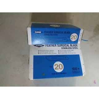Hộp 100 lưỡi Dao mổ Feather Nhật các số.