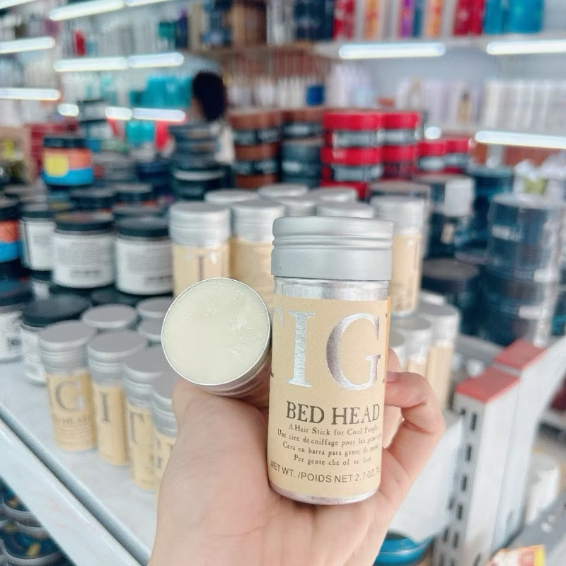 Thanh sáp định hình tóc con TIGI, giúp tóc vào nếp, tạo kiểu tóc dễ dàng.