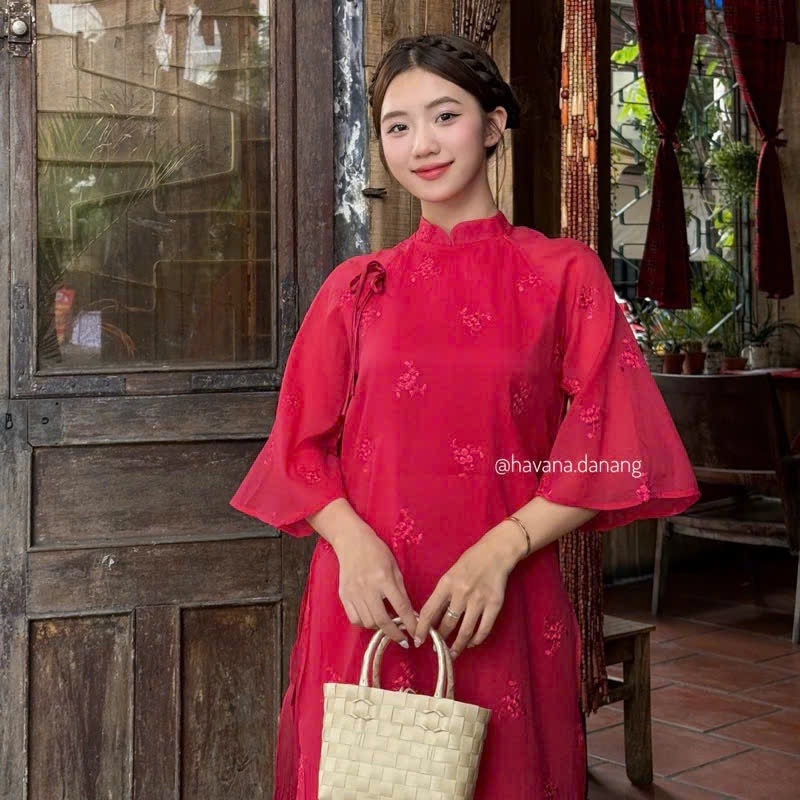 Áo dài voan tơ Duệ Tư 4 tà thêu hoa phối đính nơ điệu đà