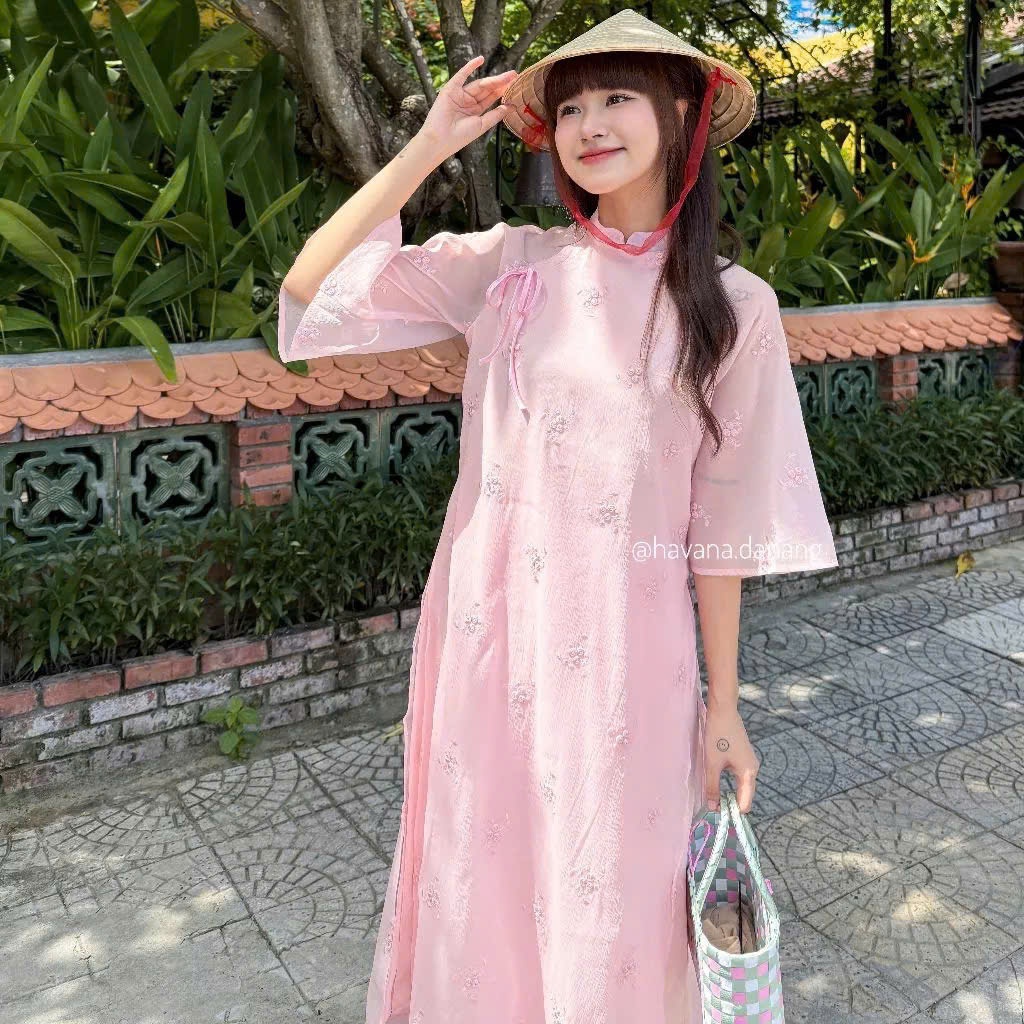 Áo dài voan tơ Duệ Tư 4 tà thêu hoa phối đính nơ điệu đà