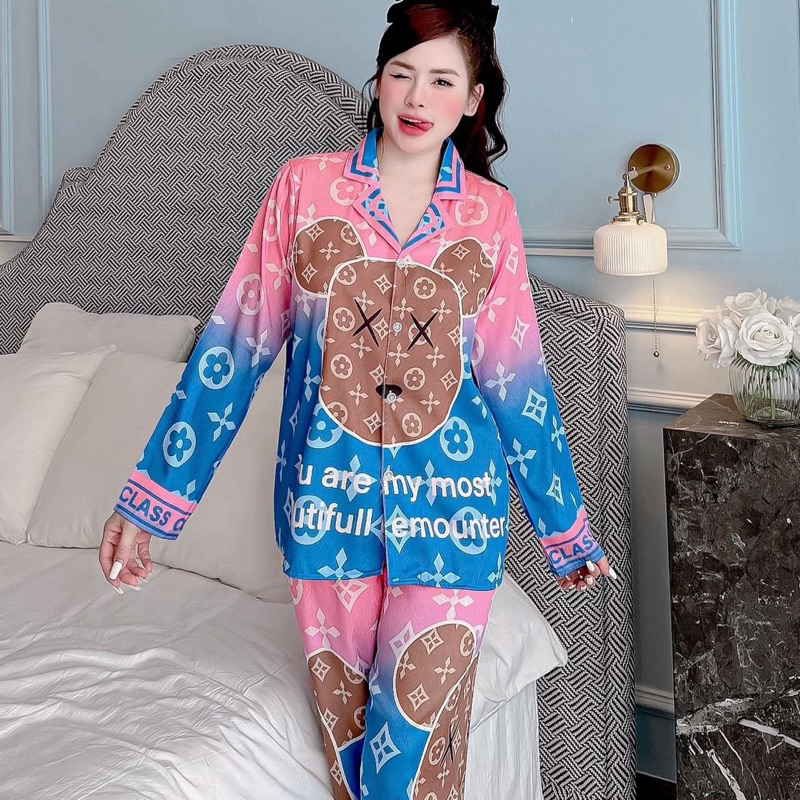 Bộ pijama mặc nhà cho nữ Gấu Nâu Hoa Xanh lụa xước quần không túi