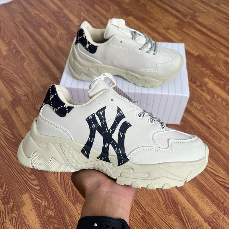 Giày thể thao sneakers Chunky nam nữ.Hàng cao cấp chất lượng fom chuẩn đẹp.Đế tăng chiều cao 6cm êm chân chống trơn T 81