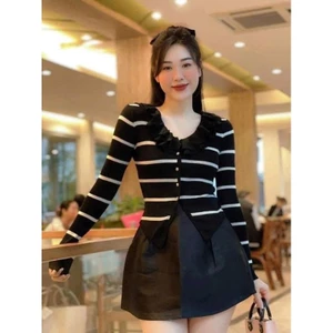 Áo thun tay dài phối bèo sọc ngang from ôm body bánh bèo ngọt ngào