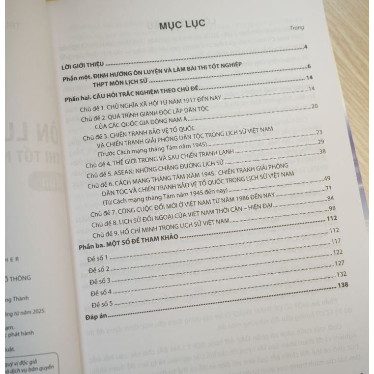 Ảnh Sách - Ôn luyện trắc nghiệm thi tốt nghiệp trung học phổ thông môn Lịch sử 3