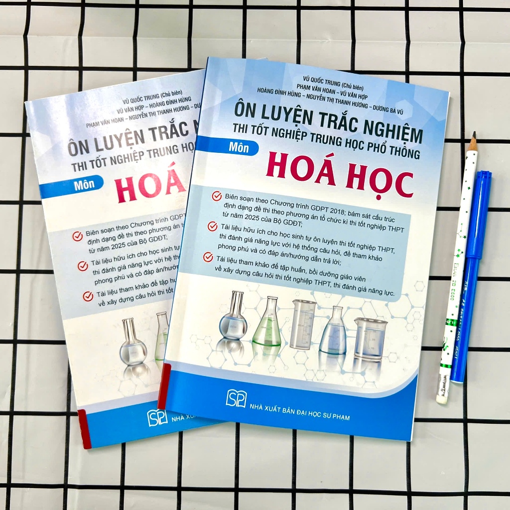 Ảnh Sách - Ôn luyện trắc nghiệm thi tốt nghiệp trung học phổ thông môn Hóa học 2