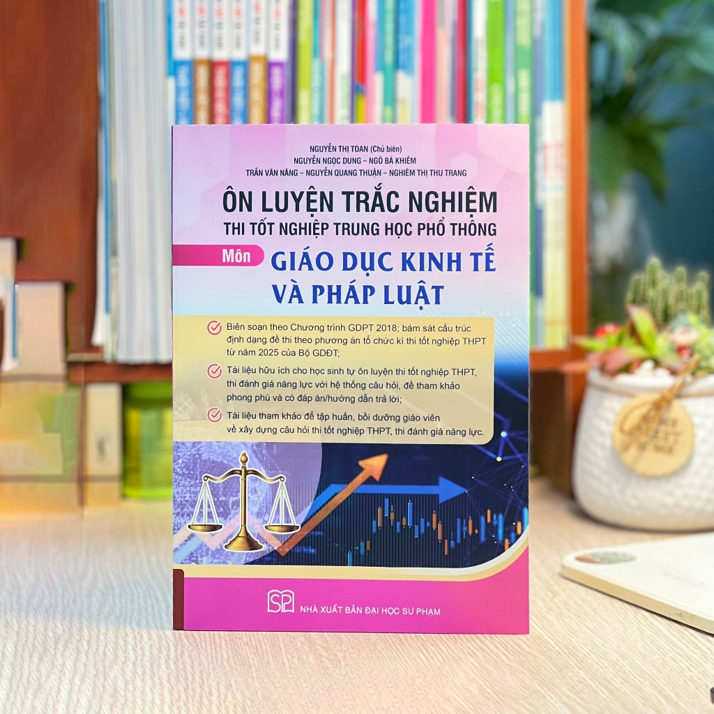 Ảnh Sách - Ôn luyện trắc nghiệm thi tốt nghiệp trung học phổ thông môn Giáo dục kinh tế và pháp luật 1