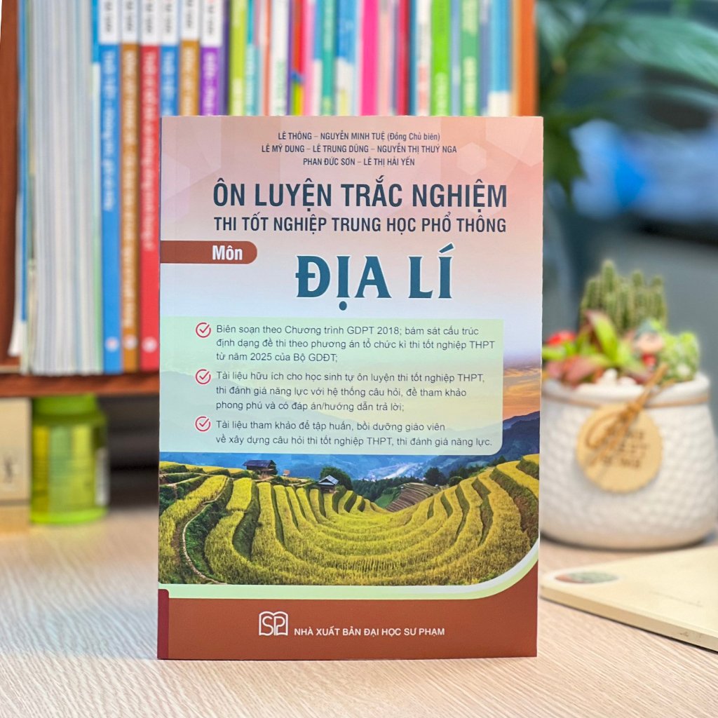 Ảnh Sách - Ôn luyện trắc nghiệm thi tốt nghiệp trung học phổ thông môn Địa lí 1