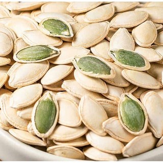 Hạt bí trắng nguyên vị còn vỏ,sấy chín,giòn béo thơm ngon,giá trị dinh dưỡng cao,tốt cho  sức khỏe
