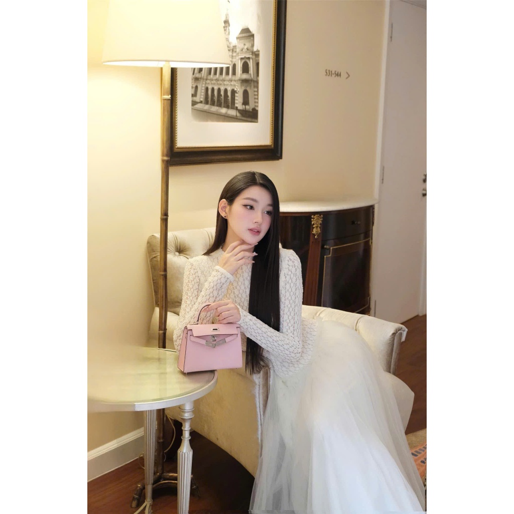 Đầm váy ren nữ ôm dáng phối chân váy voan dài xoè, đầm váy nữ cổ tròn tay dài hoạ tiết phối chân váy xếp ly sang chảnh