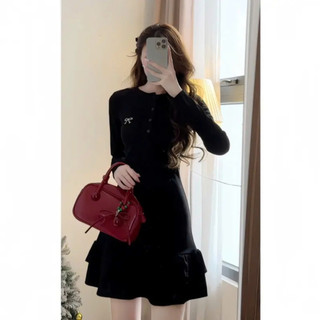 Váy sơ mi cổ tròn body thêu nơ đuôi cá