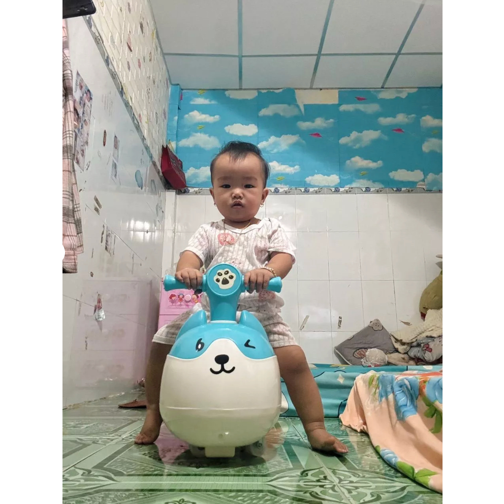 Xe chòi chân có nhạc đèn hình đậu phộng có bánh xe cho bé từ 1-3 tuổi