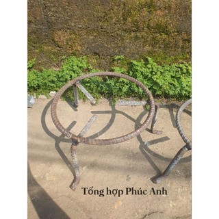 Kiềng 3 chân chất liệu thép xoắn ( sắt xây dựng) dùng đun bánh trưng - Bếp Đun củi