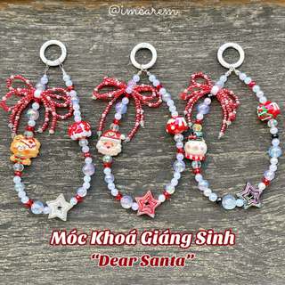 Móc Khoá Giáng Sinh 𝐃𝐞𝐚𝐫 𝐒𝐚𝐧𝐭𝐚 - Dây Đeo Tặng Kèm Tag Gắn Điện Thoại - Dây Đeo Balo - Túi Xách Noel