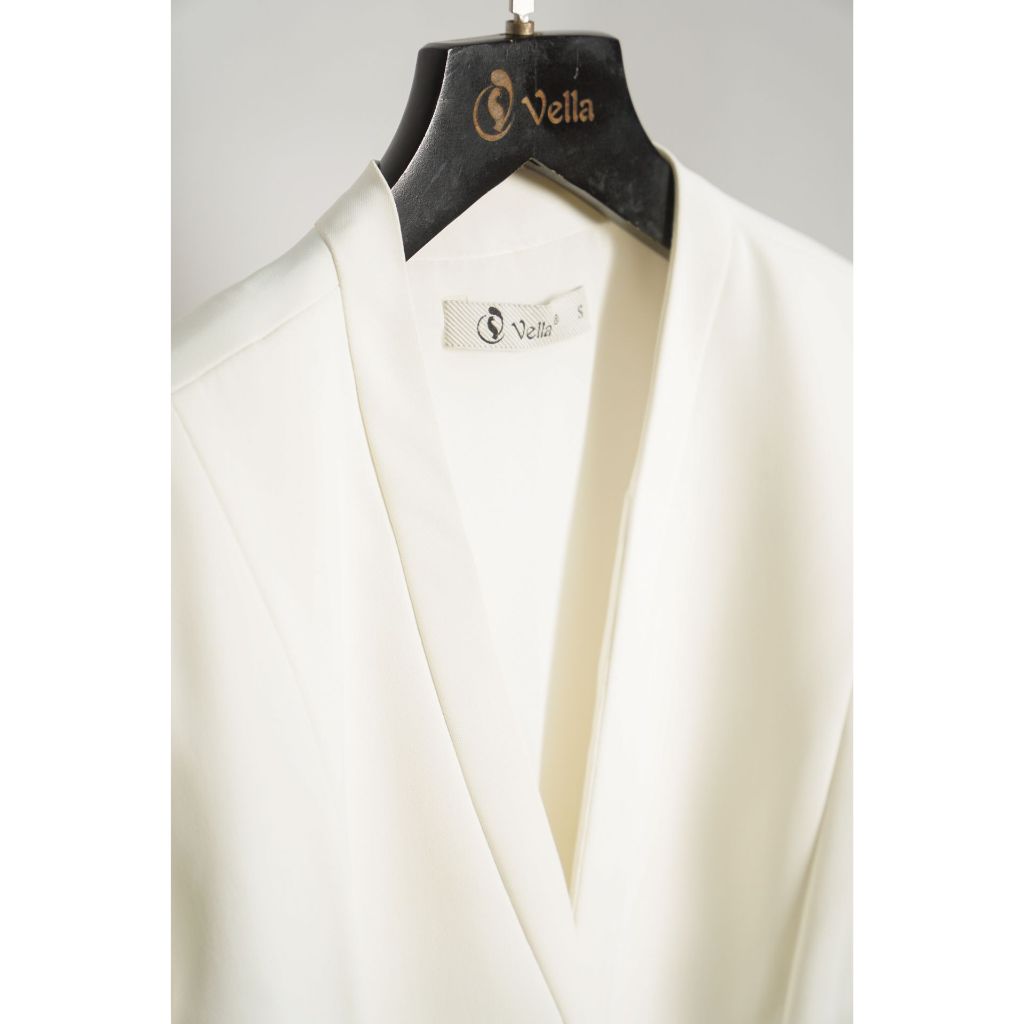 Vella Fashion blazer tay ngắn có túi trước VAK24090