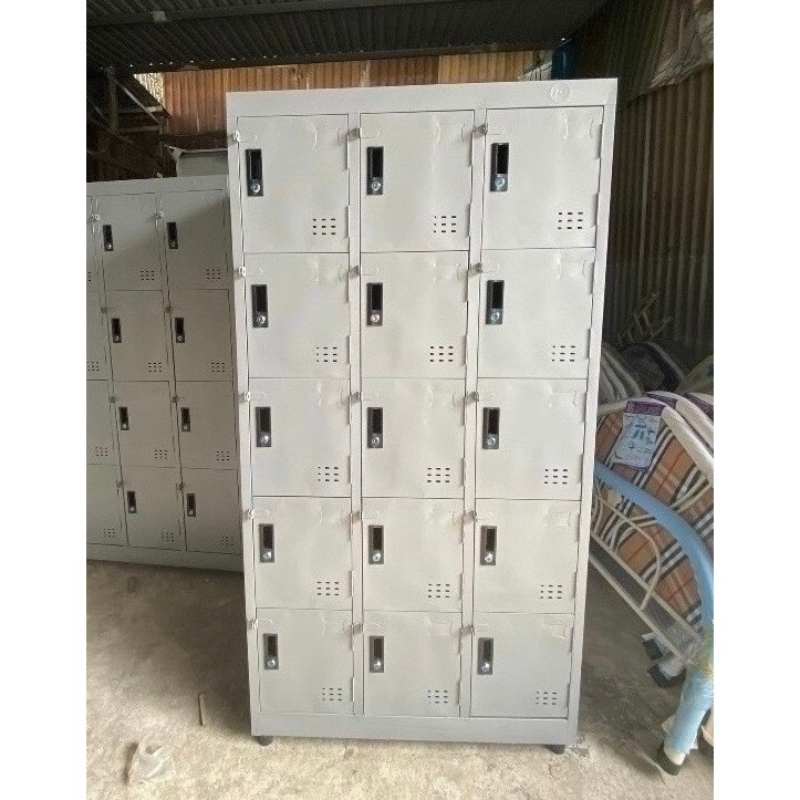 Tủ locker 30 ngăn đựng đồ cá nhân tiện lợi cho văn phòng công ty.