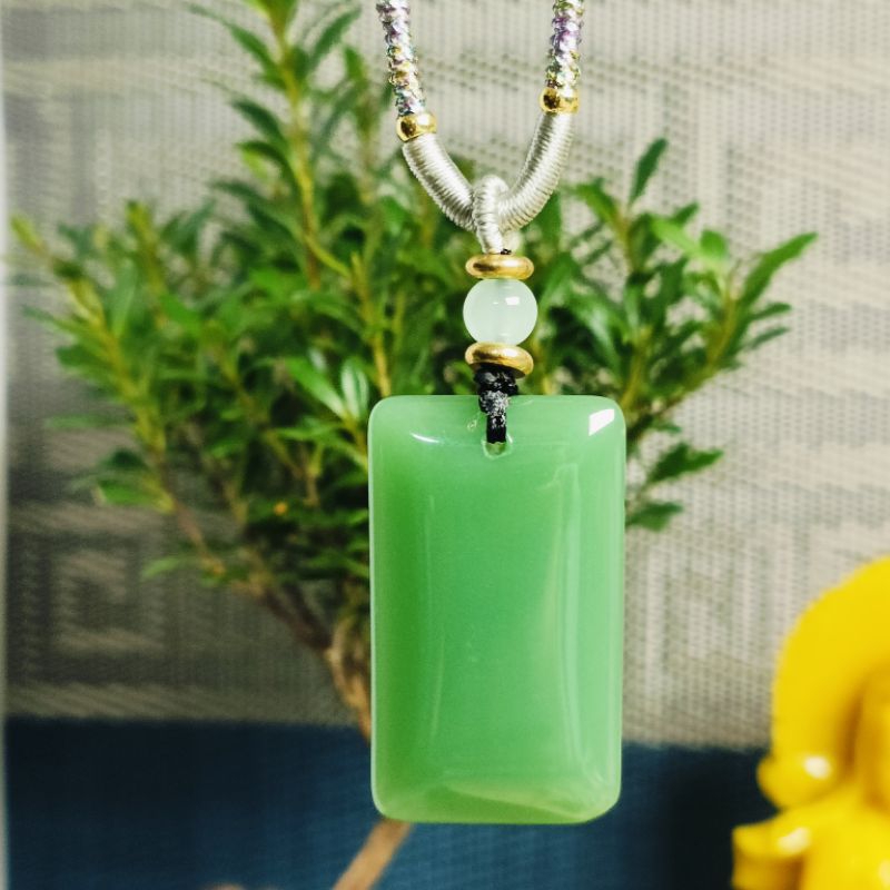 Mặt dây chuyền vô sự bài ngọc hòa điền phong cách sang trọng,hộ gia chủ bình an vô sự