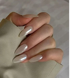 NAIL BOX THIẾT KẾ TRÁNG GƯƠNG NGỌCC TRAI