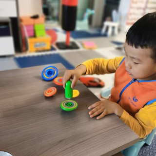 Đồ Chơi Con Quay Sắc Màu Gồm 5 Đĩa Quay Kèm Bệ Phóng Super Spinning Game, Đồ Chơi Cho Bé 89083