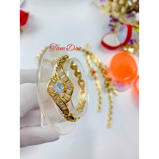 Các mẫu lắc tay trang sức mạ vàng 18k , hàng titan không phai màu .